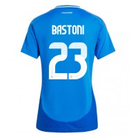 Camisa de time de futebol Itália Alessandro Bastoni #23 Replicas 1º Equipamento Feminina Europeu 2024 Manga Curta